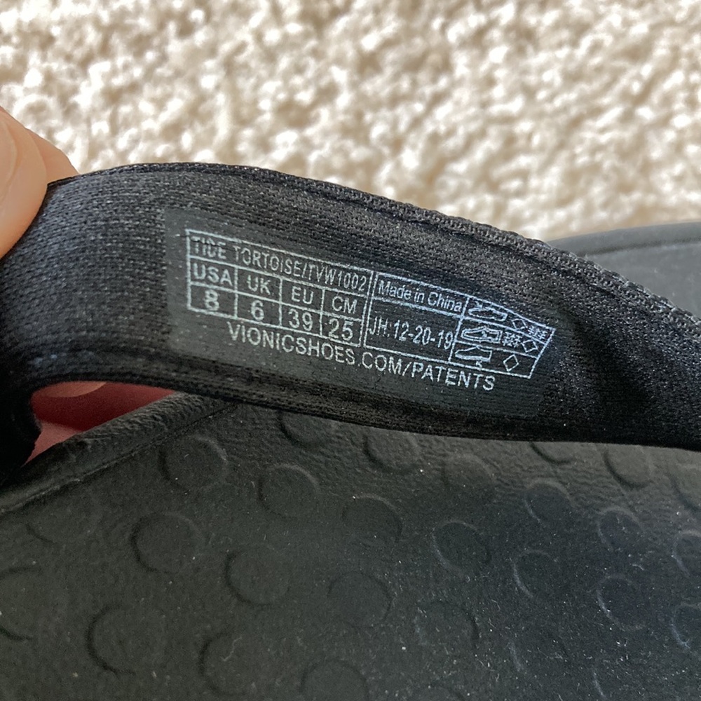 Vionic Size 8 Tortoiseshell, print straps.  Only worn a few times! - Picture 7 of 7